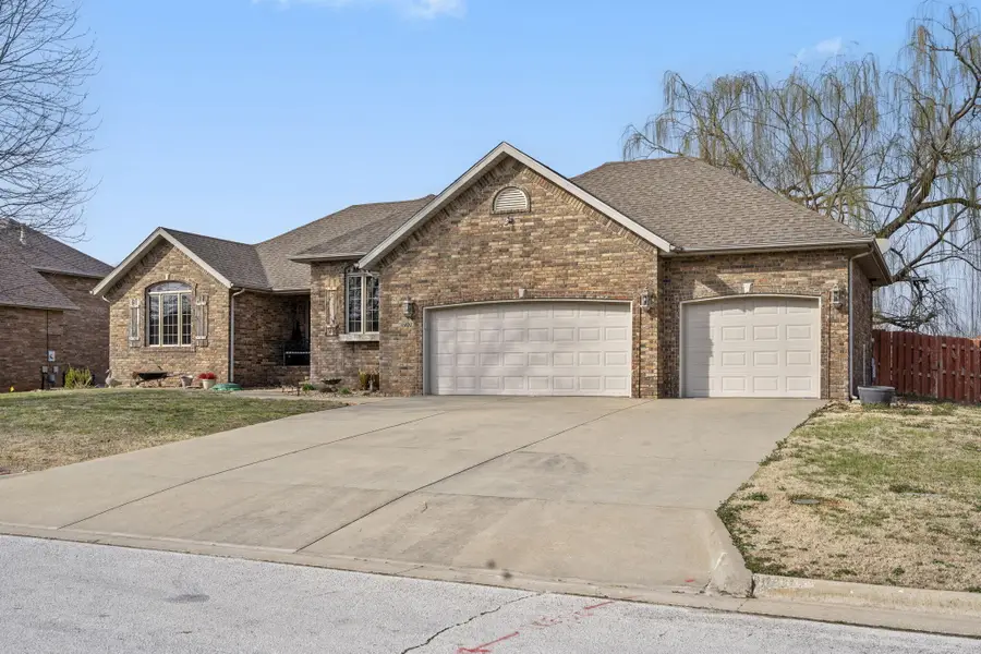 713 W Morning Glory Drive, Nixa, MO 65714 - #2