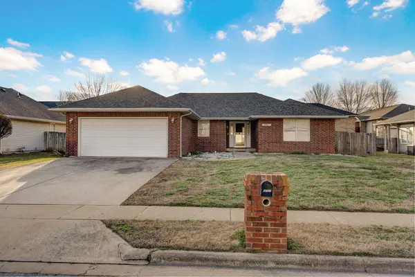 5567 S Jefferson Avenue, Springfield, MO 65810