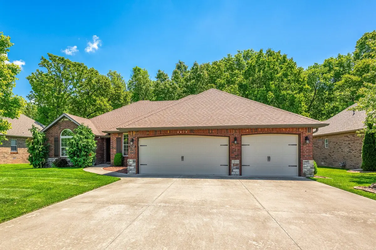 5628 S Winsor Drive, Battlefield, MO 65619 - #1