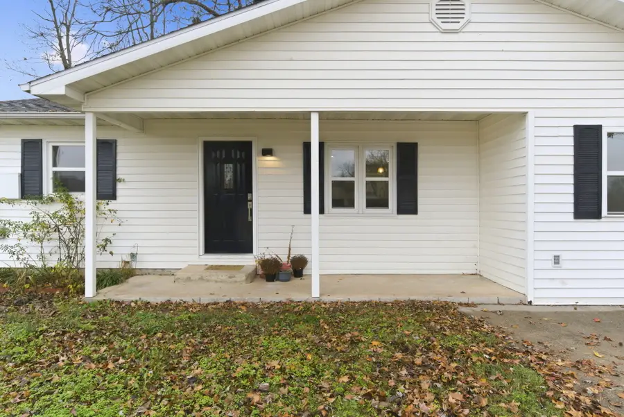 211 N Rechow Avenue, Bolivar, MO 65613 - #3