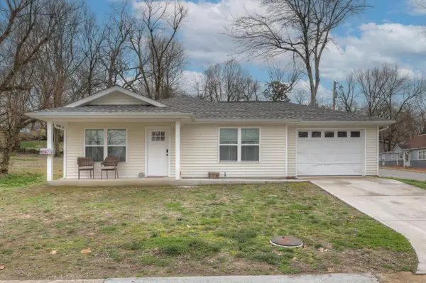 219 W Hill Street, Neosho, MO 64850