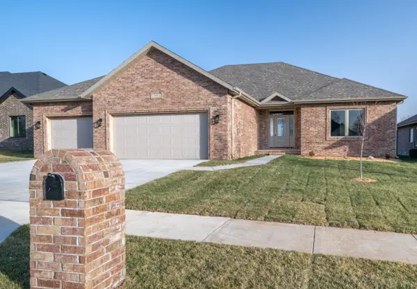 3801 W Broadmoor Street, Springfield, MO 65807