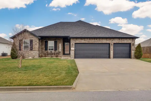 771 N Glenwood Avenue, Republic, MO 65738