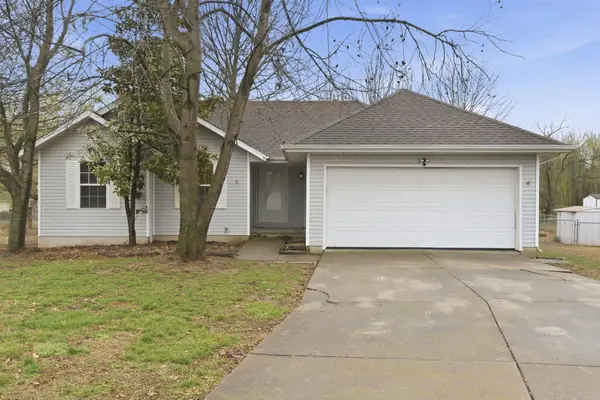 103 Arrowhead Road, Willard, MO 65781