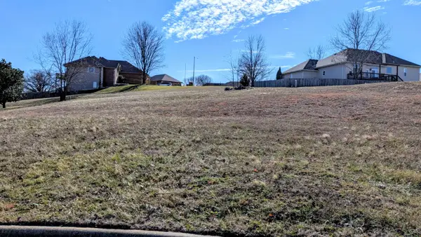 000 Eagles Nest #1, Rogersville, MO 65742