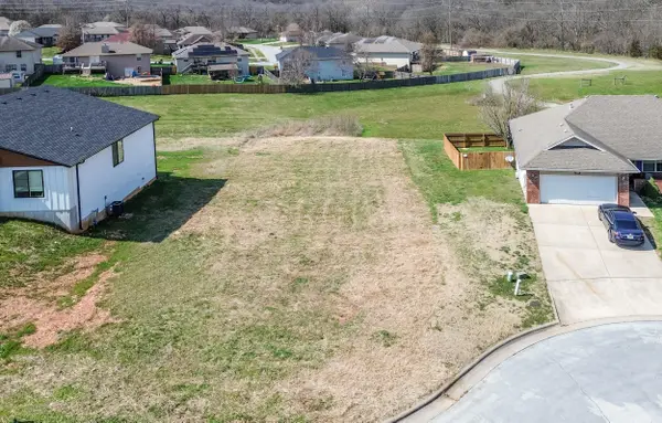 4497 N Toby Avenue, Springfield, MO 65803