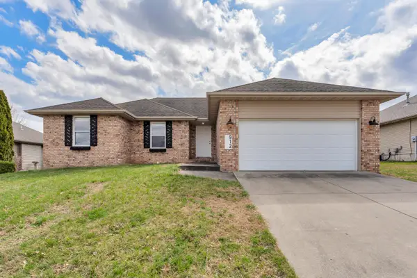 912 Wesley Avenue, Nixa, MO 65714