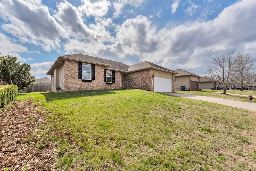 912 Wesley Avenue, Nixa, MO 65714 - #3