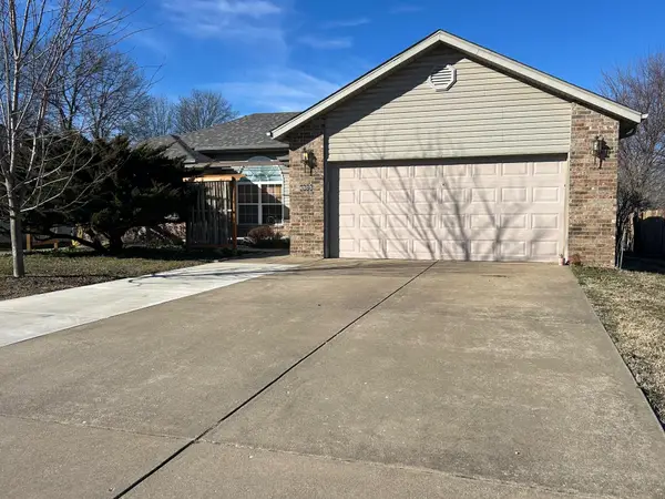 4905 W Kingsbury Street, Springfield, MO 65802