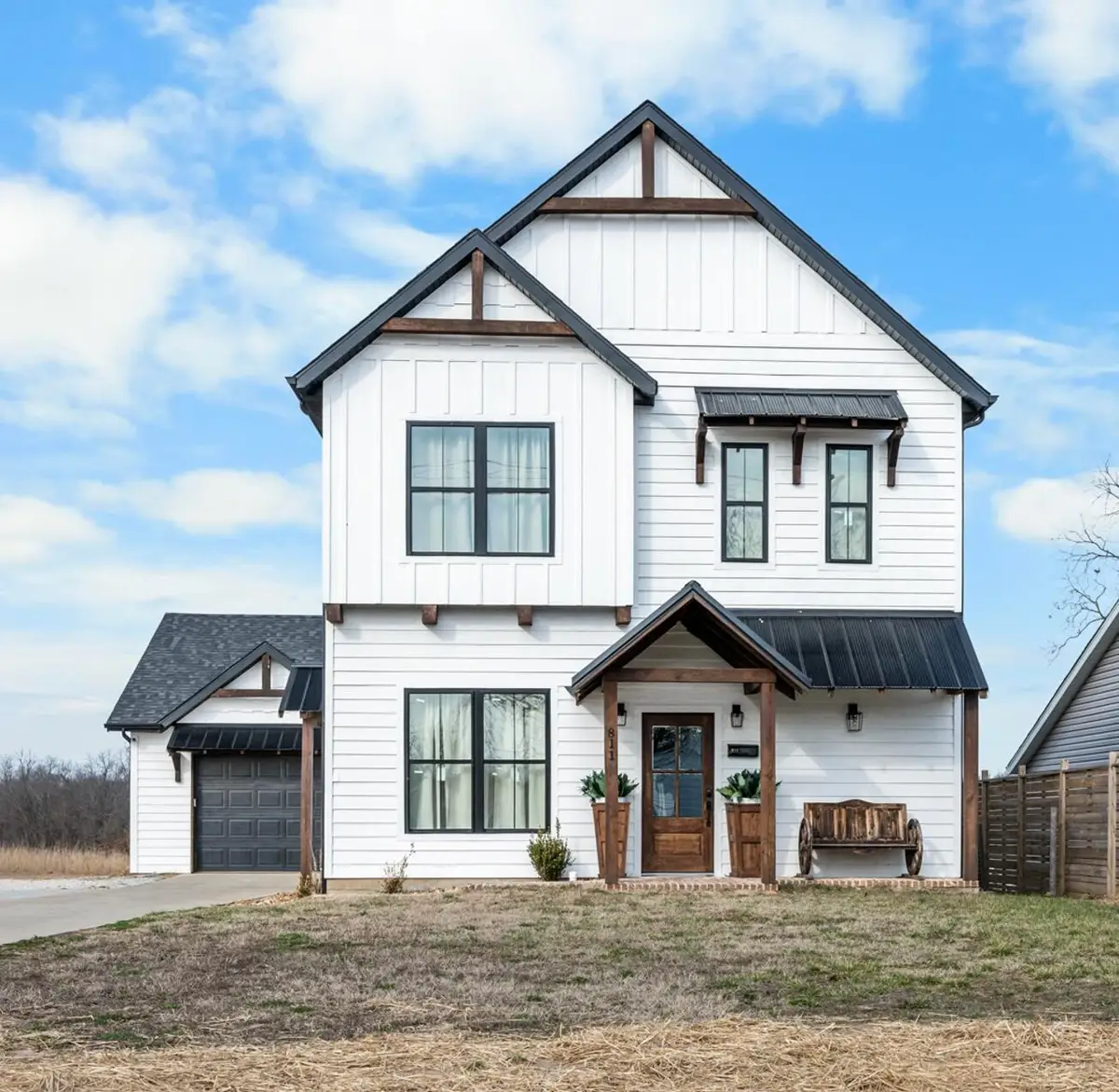 811 S Lillian Avenue, Bolivar, MO 65613 - #1