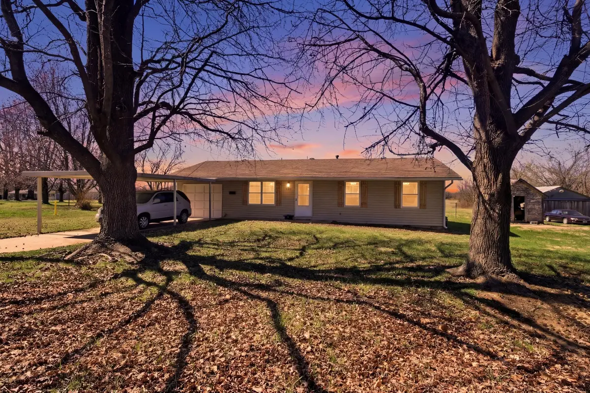 427 N Harrison Avenue, Aurora, MO 65605 - #1