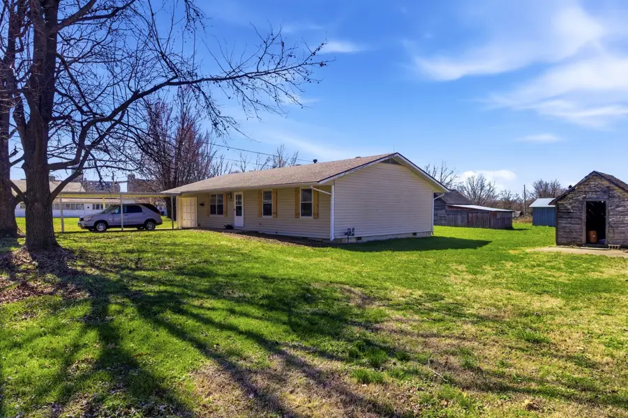 427 N Harrison Avenue, Aurora, MO 65605 - #3