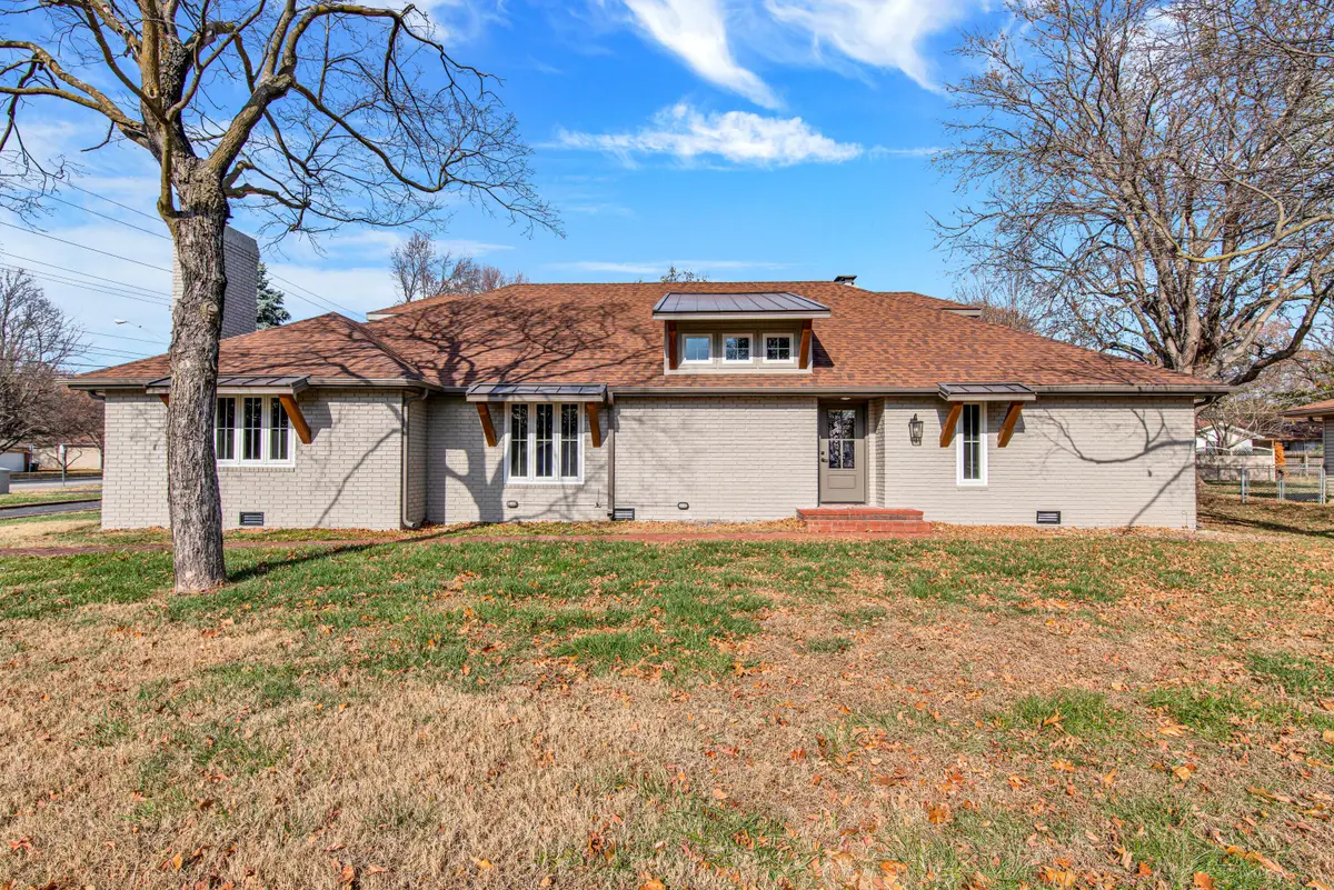 1413 E Downing Street, Springfield, MO 65804 - #1