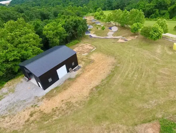 1368 Mountain Ridge Rd, Noel, MO 64854