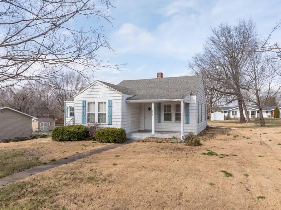 630 E Center Street, Mount Vernon, MO 65712 - #2