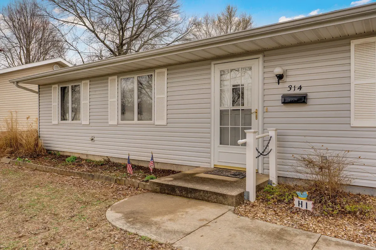 314 W Alice Street, Mount Vernon, MO 65712 - #1