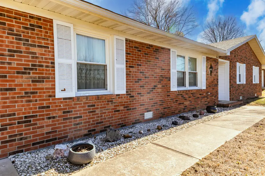 604 N Claud Avenue, Bolivar, MO 65613 - #3