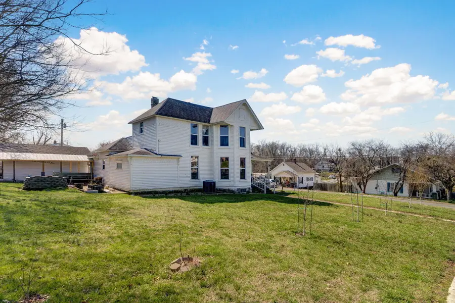 505 E Center Street, Mount Vernon, MO 65712 - #3