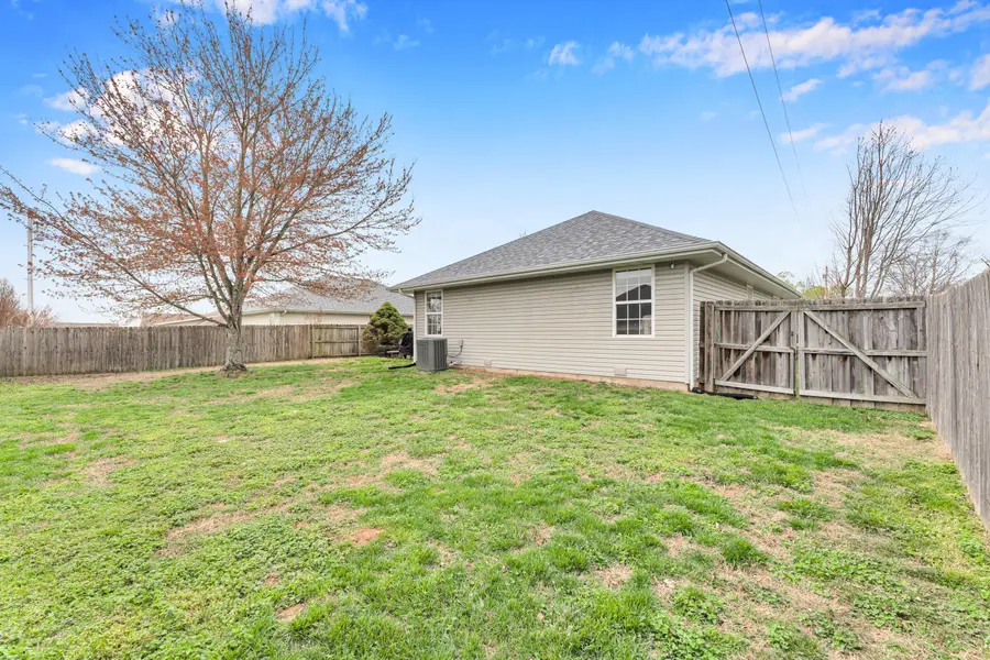 432 S Cedarwood Avenue, Republic, MO 65738 - #2