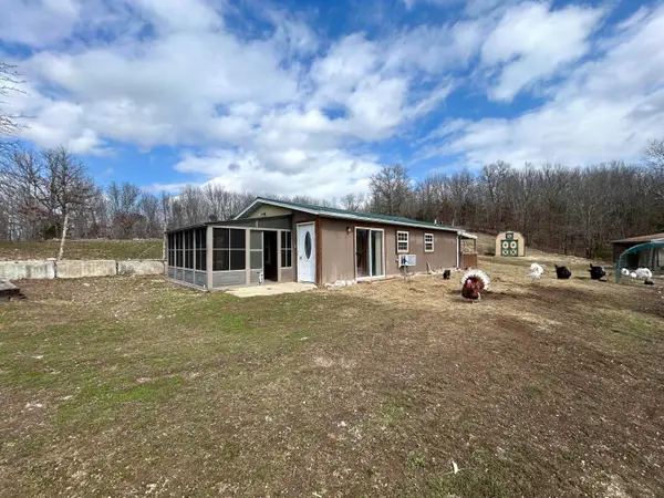 16968 County Road 116 Private Drive #B, Macomb, MO 65702