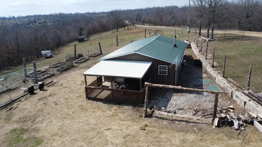 16968 County Road 116 Private Drive #B, Macomb, MO 65702 - #2