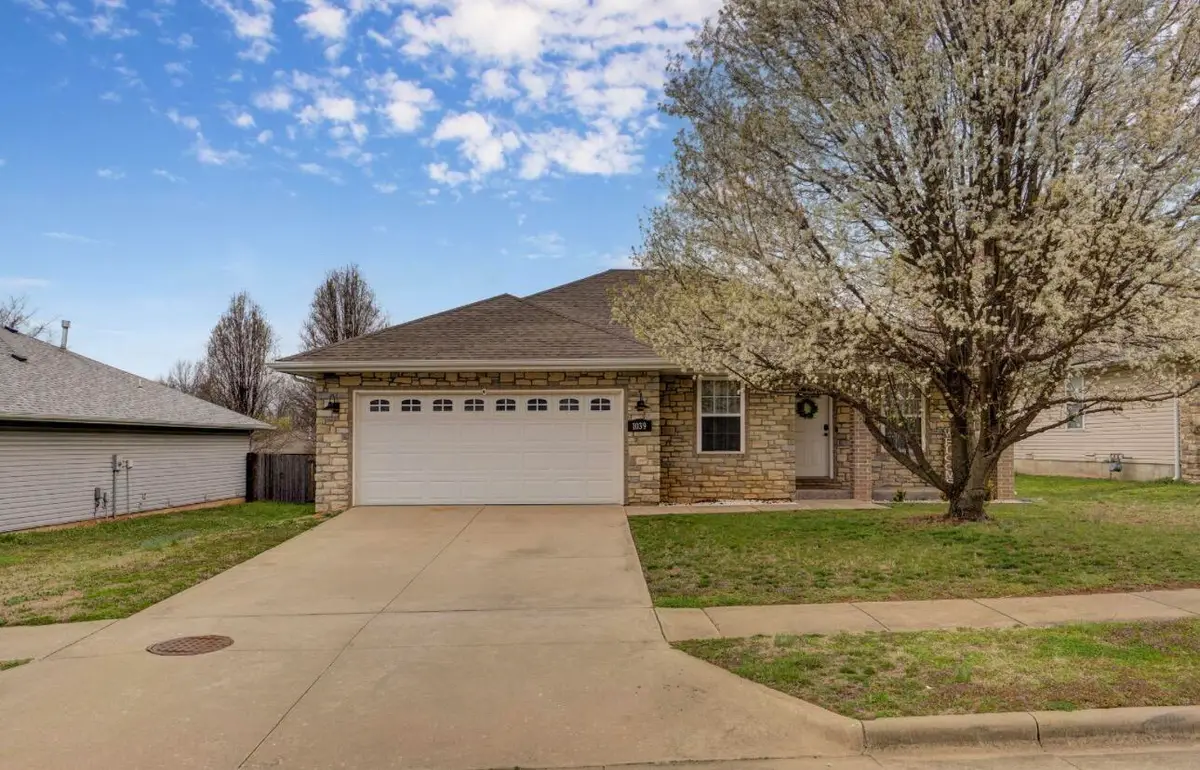 1039 E Caravan Street, Springfield, MO 65803 - #1