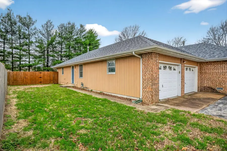 1006 Baretta Court, Aurora, MO 65605 - #2