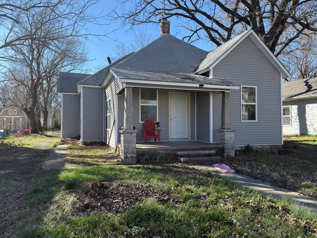 1616 S Wall Avenue, Joplin, MO 64804 - #1