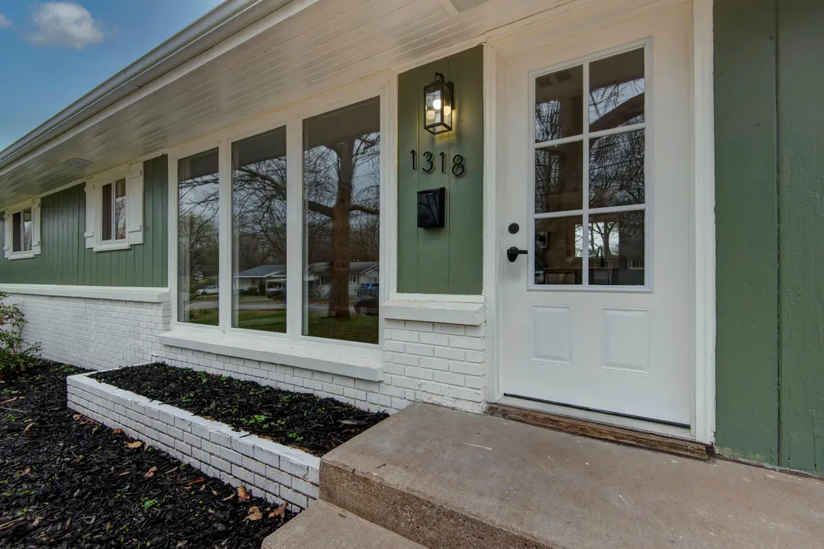 1318 S Newton Avenue, Springfield, MO 65807 - #1