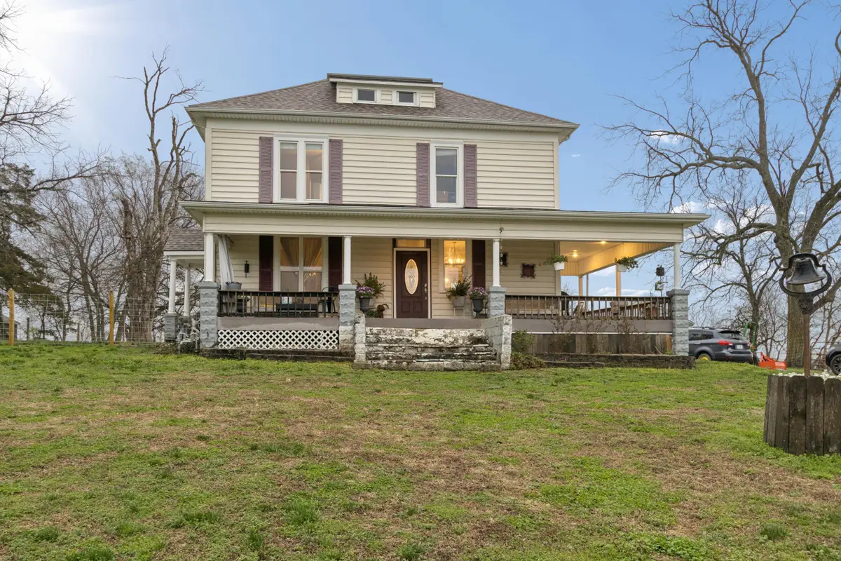 202 Kings Highway, Greenfield, MO 65661 - #1