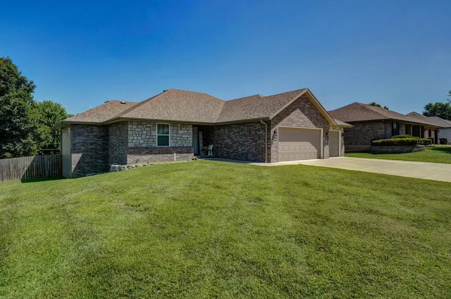 1349 E Stoneridge Street, Springfield, MO 65803 - #3