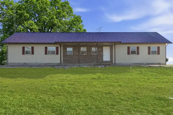 10058 Farm Road 2015, Monett, MO 65708