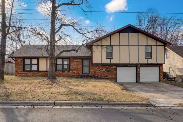 3839 N Stewart Avenue, Springfield, MO 65803