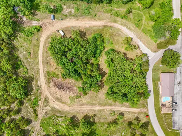 000 Freedom Valley Way, Hollister, MO 65672