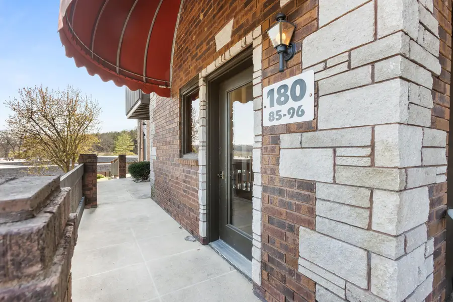 180 Wilshire Drive #85, Hollister, MO 65672 - #2