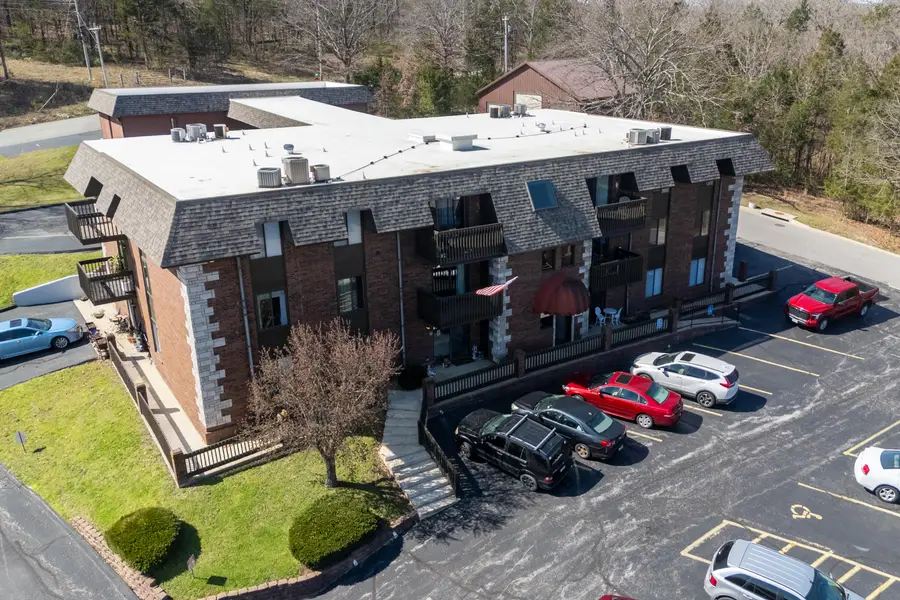 180 Wilshire Drive #85, Hollister, MO 65672 - #3