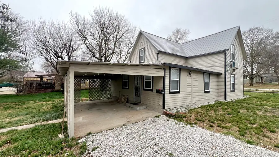 301 W Pennsylvania Avenue, Pierce City, MO 65723 - #3