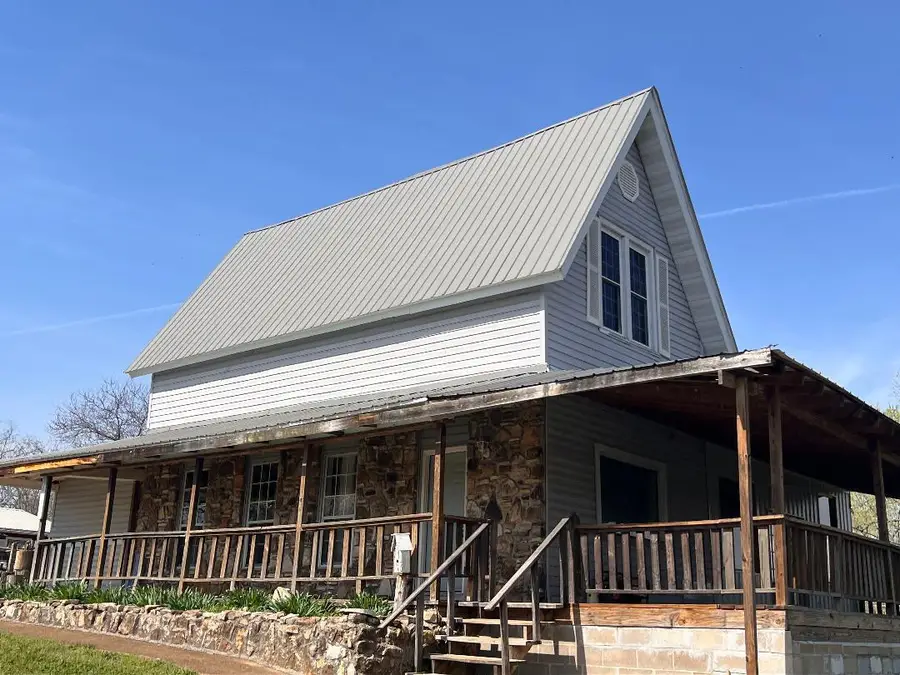 695 Summit Avenue, Mammoth Spring, AR 72554 - #2