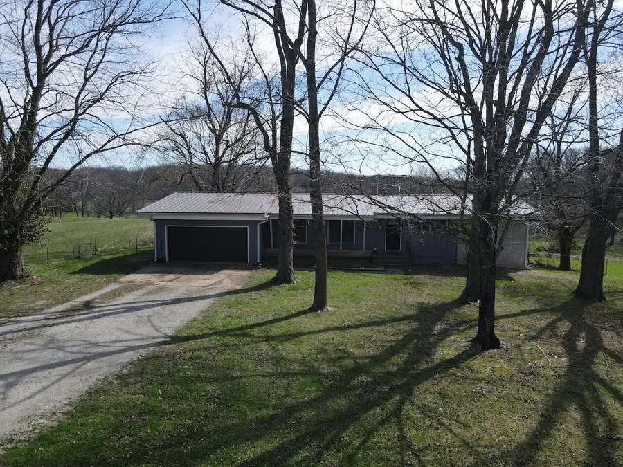 1112 N Walnut Street, Willow Springs, MO 65793 - #2