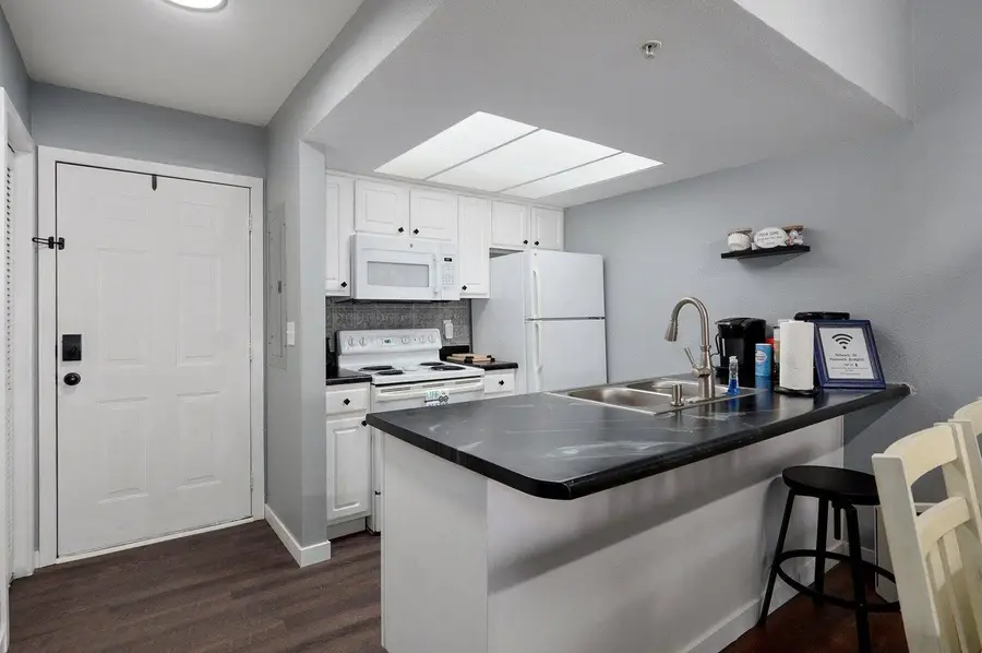 100 Getaway Circle #Unit 161 1& 2, Kimberling City, MO 65686 - #3