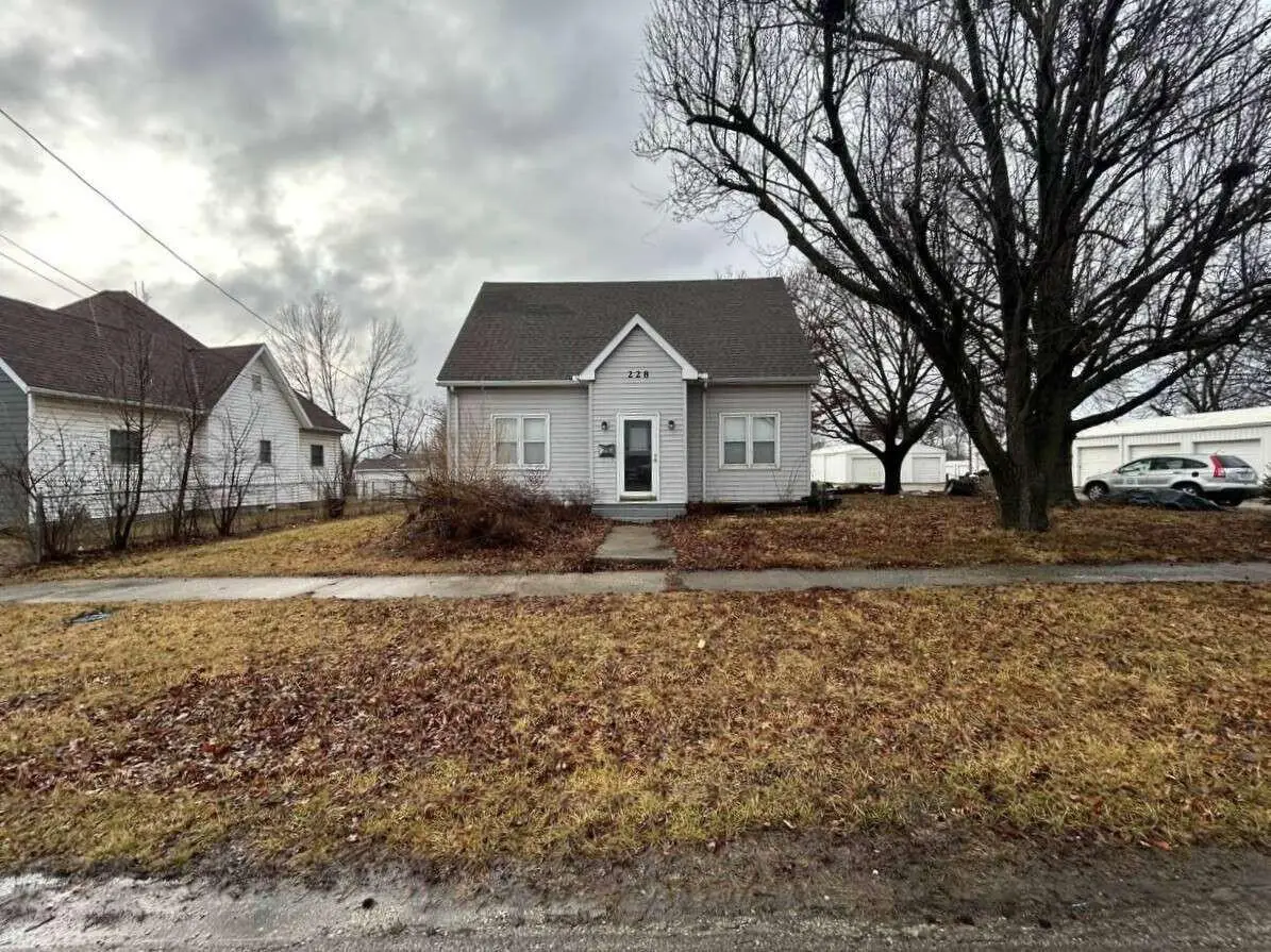 228 Graves Street, Chillicothe, MO 64601 - #1