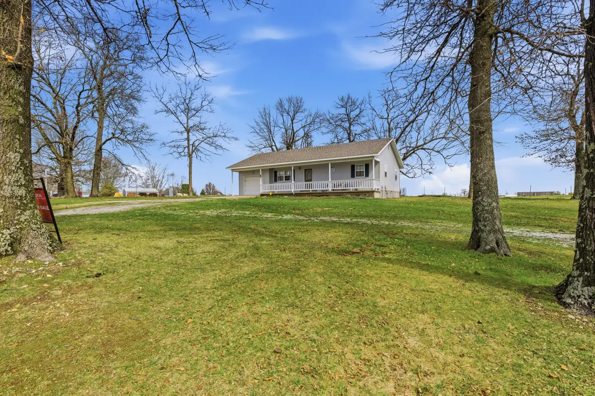 204 N Summit Street, Exeter, MO 65647 - #1
