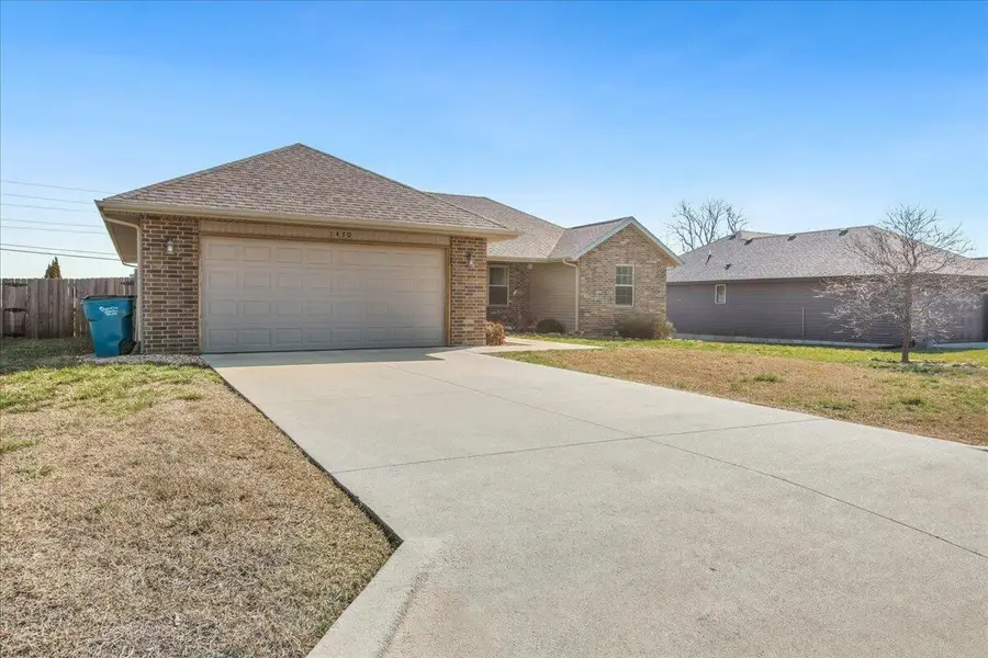 1430 S Tomahawk Avenue, Republic, MO 65738 - #2