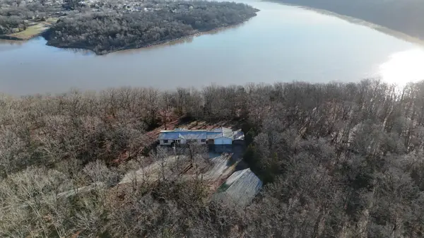 25611 County Road 324, Pittsburg, MO 65724