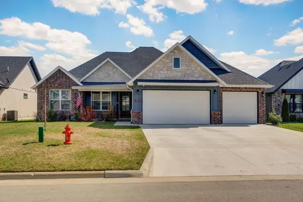 4858 S Aaron Avenue, Springfield, MO 65810