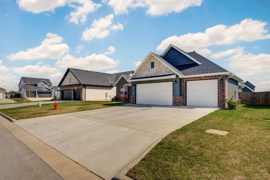 4858 S Aaron Avenue, Springfield, MO 65810 - #2