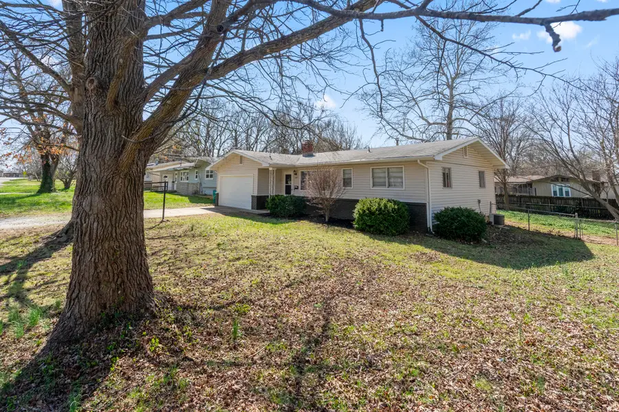 1305 S Prince Lane, Springfield, MO 65804 - #3