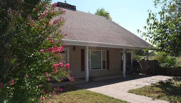 33202 E St Highway 14 Highway, Ava, MO 65608