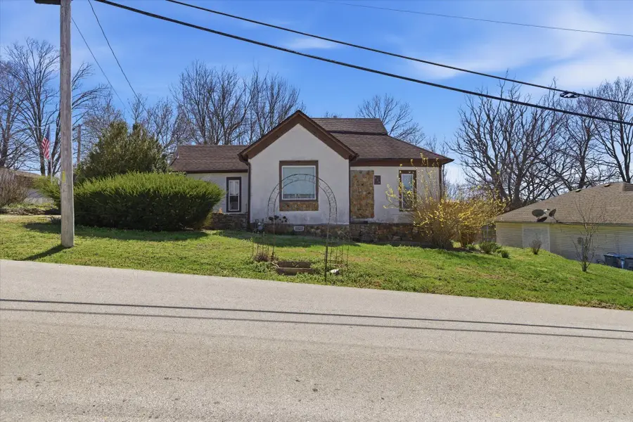 404 E Oak Street, Ozark, MO 65721 - #3