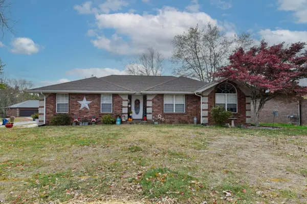 608 Cypress Avenue, Nixa, MO 65714
